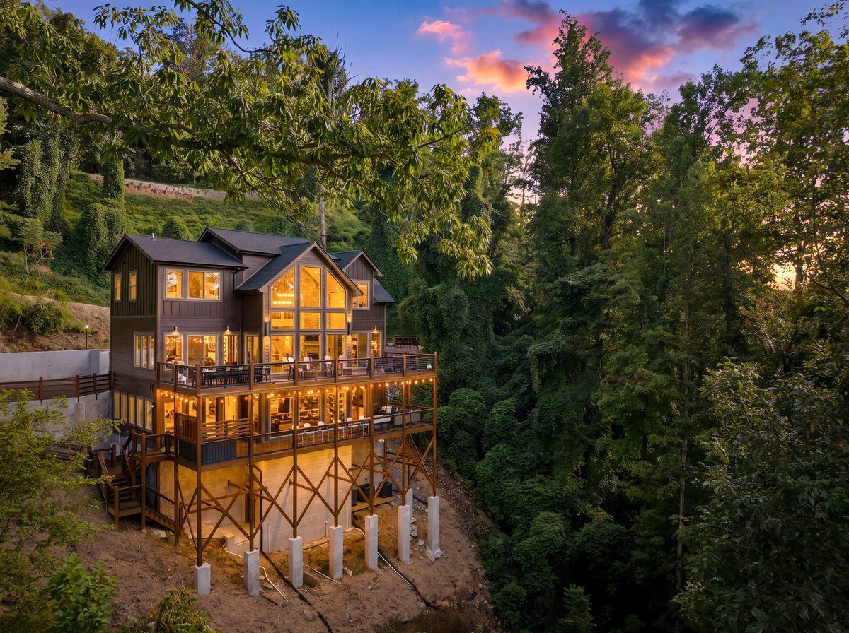 Gatlinburg Showcase still